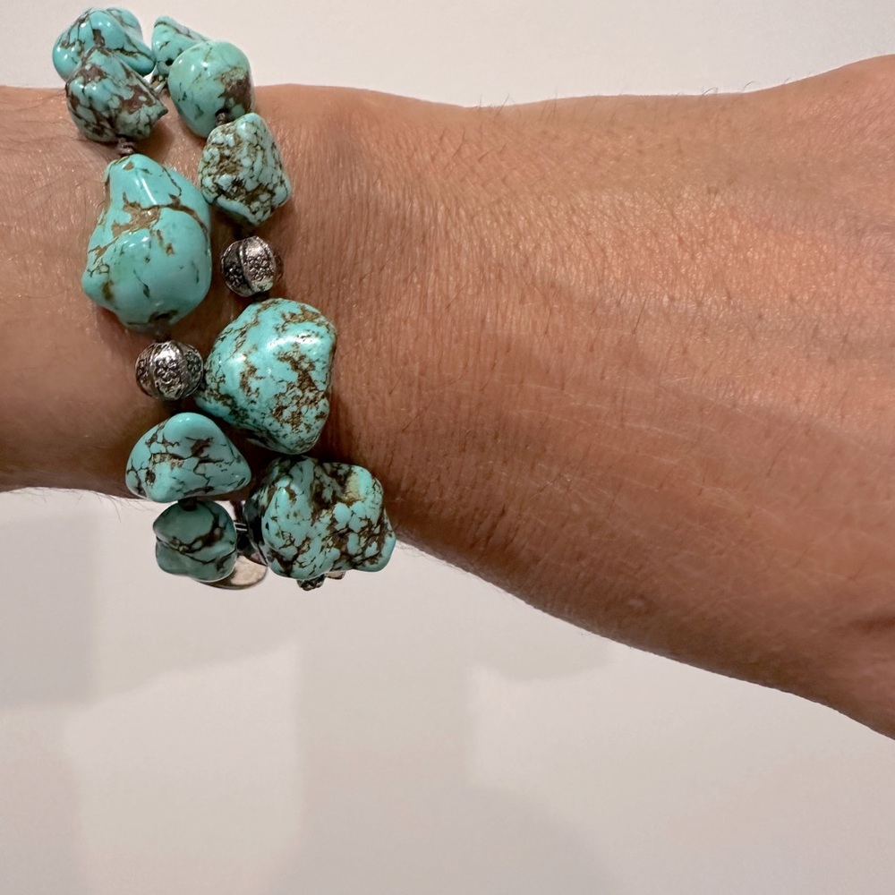 Turquoise bracelet with rope & toggle closure